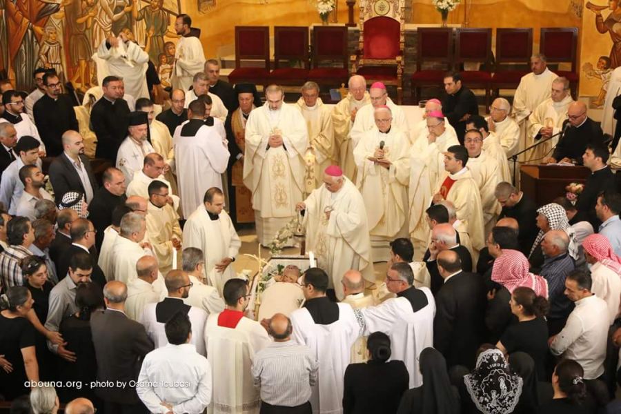 الراعي و المربي الآب فيصل حجازين يشيع الى 